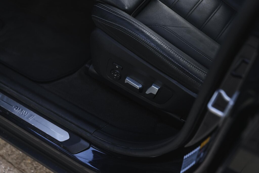 BMW iX3 13