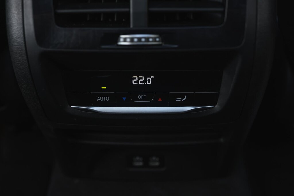 BMW iX3 15