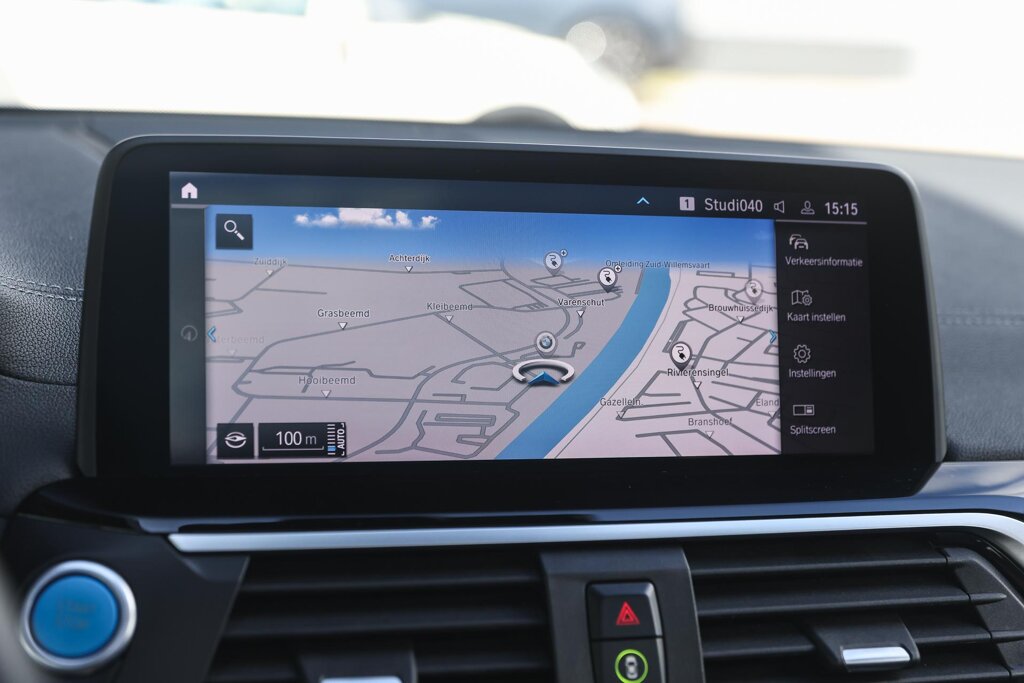 BMW iX3 24