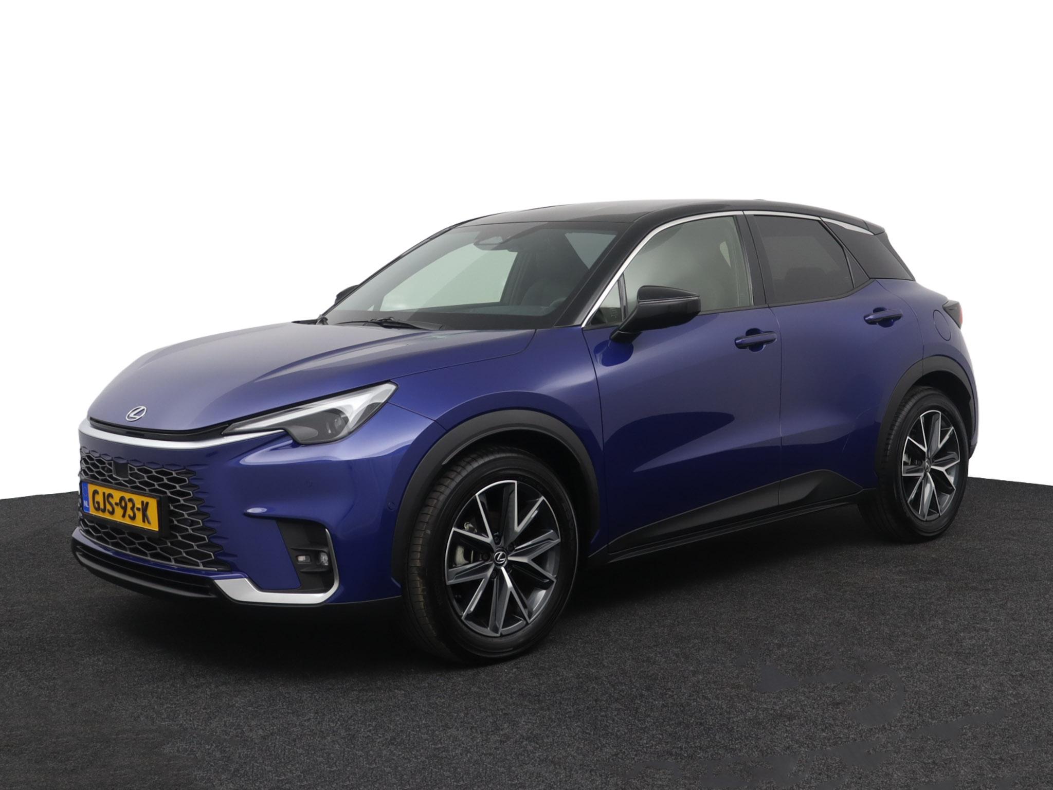 Lexus LBX Emotion 2WD