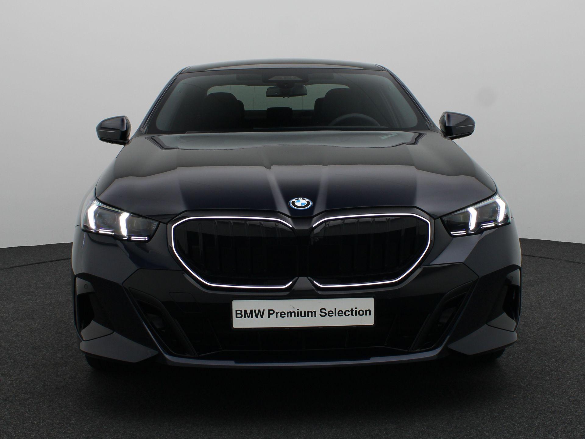 BMW 5 Serie Sedan 550e xDrive - Afbeelding 3
