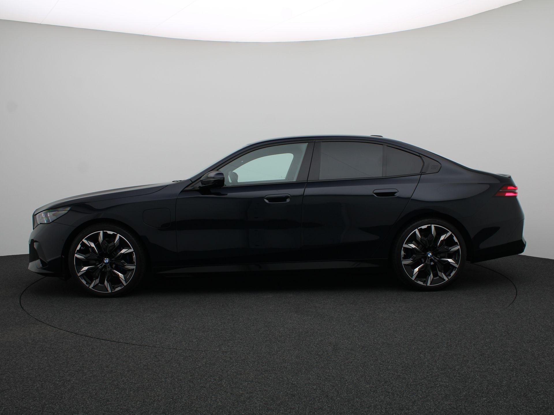 BMW 5 Serie Sedan 550e xDrive - Afbeelding 4