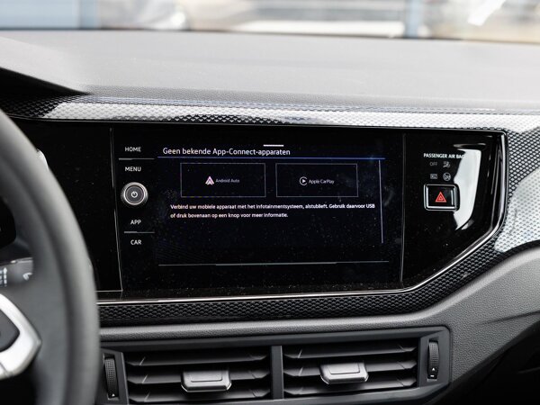 Apple Carplay/Android Auto Apple Carplay/Android Auto