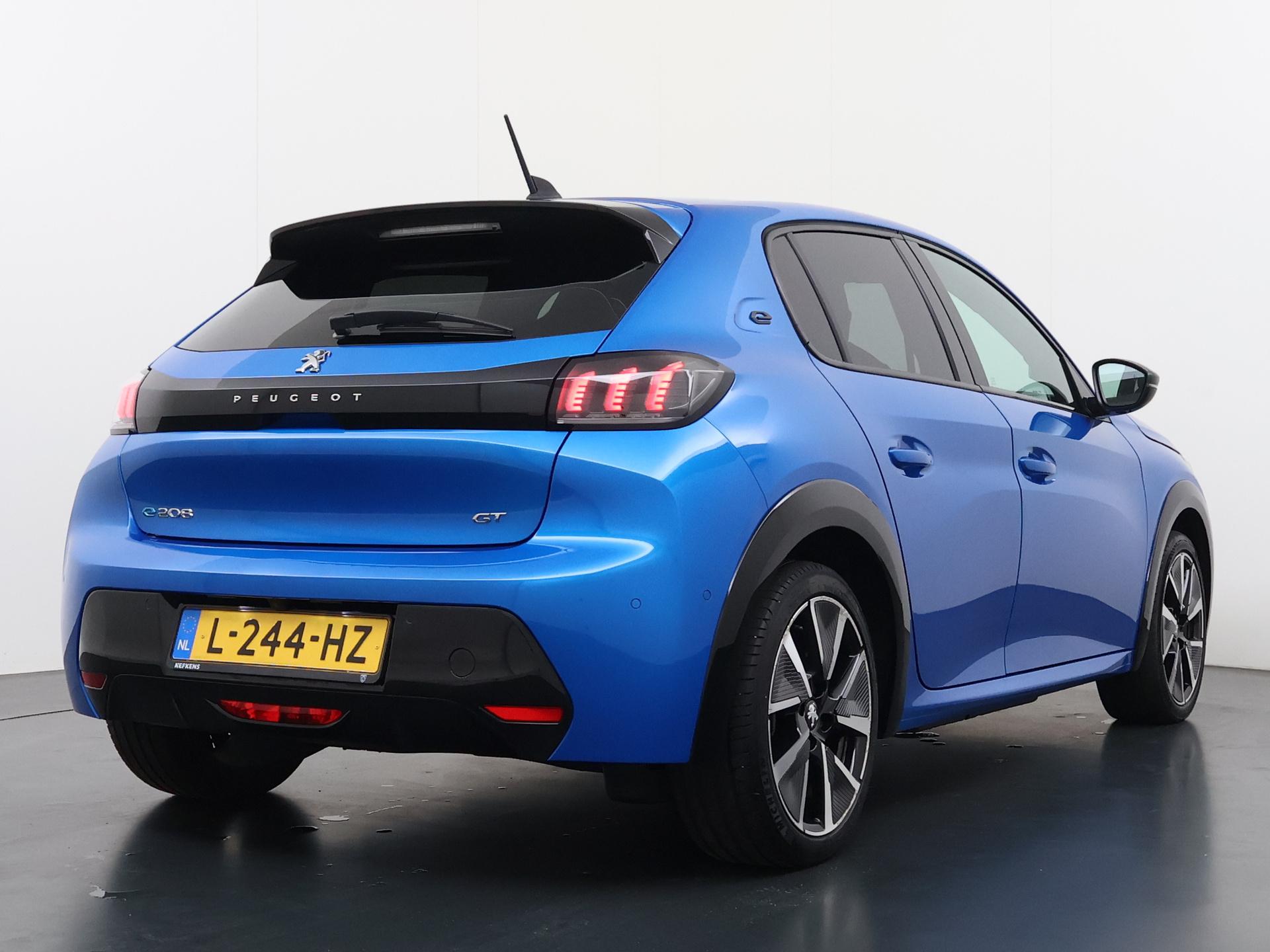 Peugeot e-208