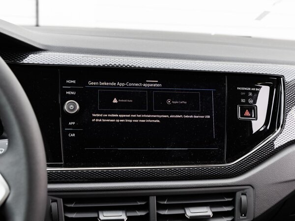 Apple Carplay/Android Auto Apple Carplay/Android Auto