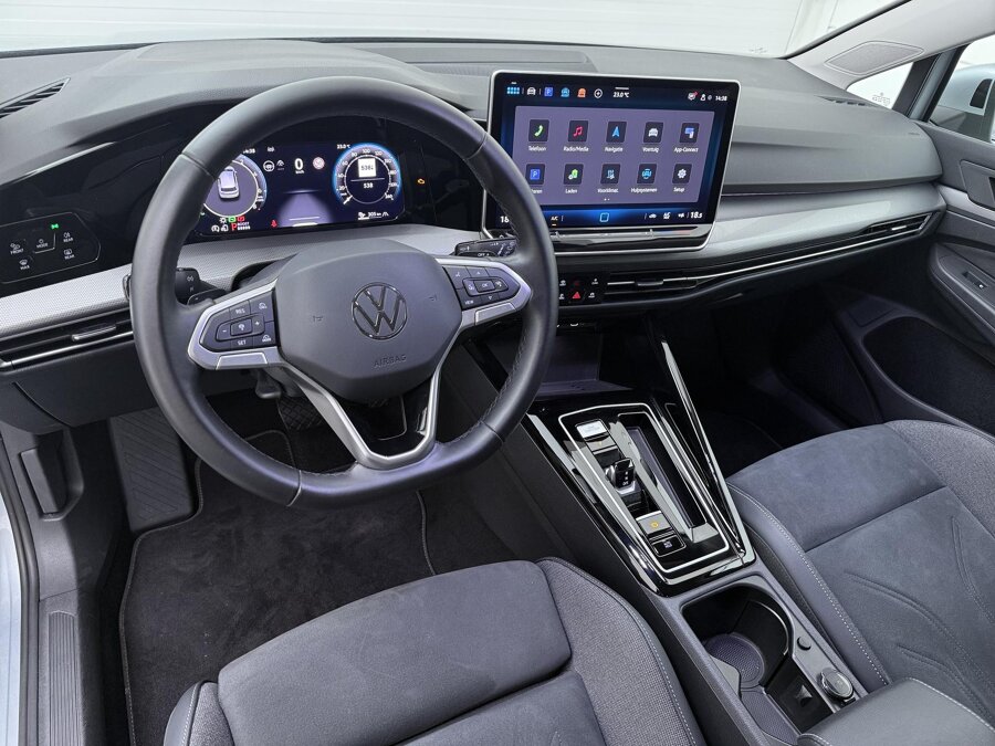 Volkswagen Golf 1.5 eHybrid Style