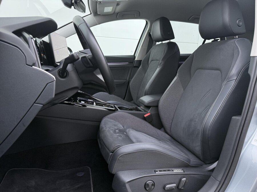 Volkswagen Golf 1.5 eHybrid Style