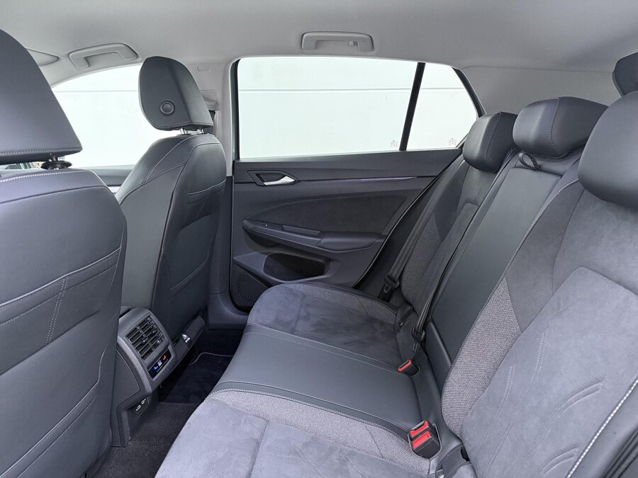 Volkswagen Golf 1.5 eHybrid Style