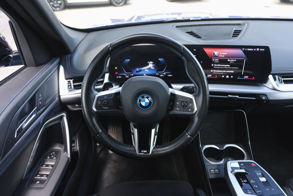 BMW iX1 3