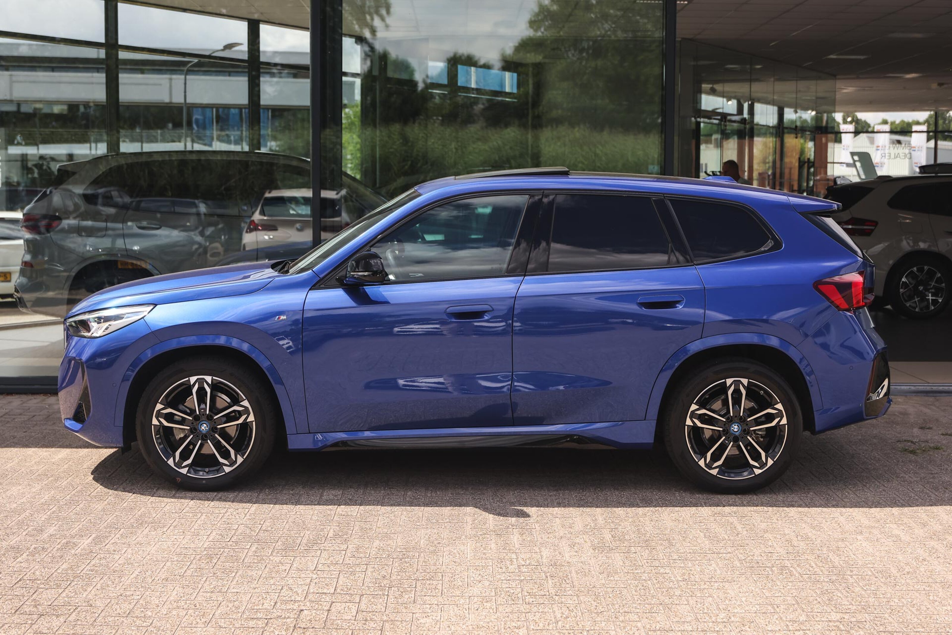 BMW iX1 7