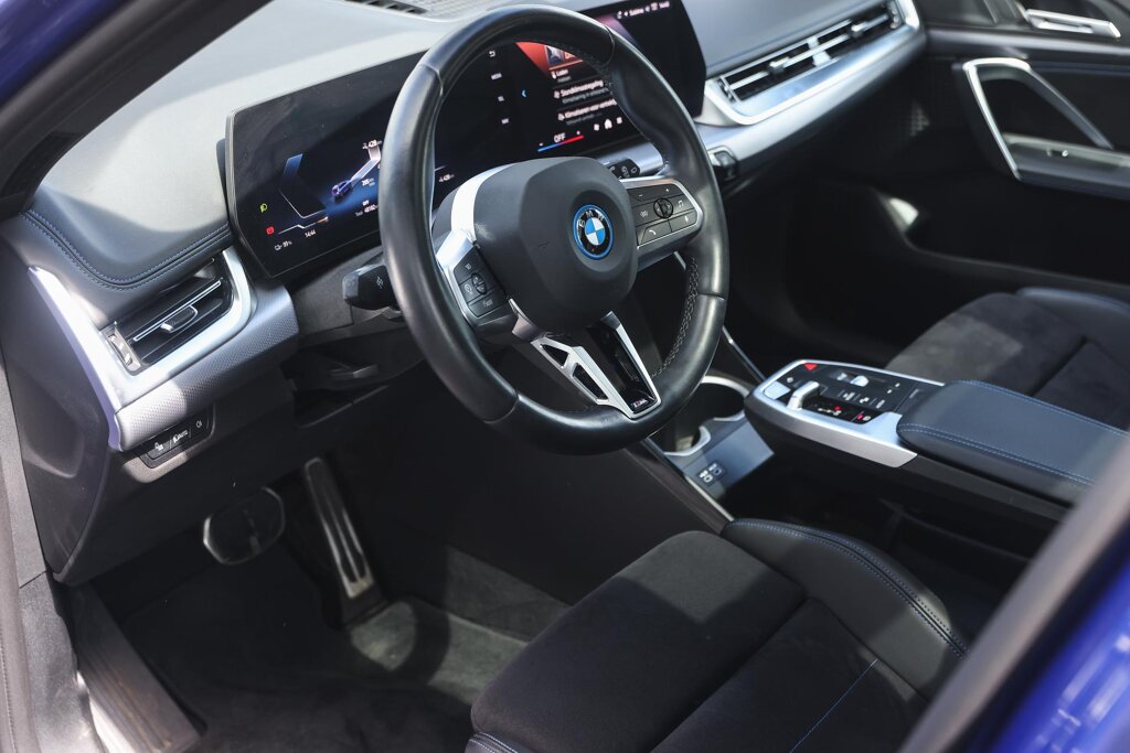 BMW iX1 9