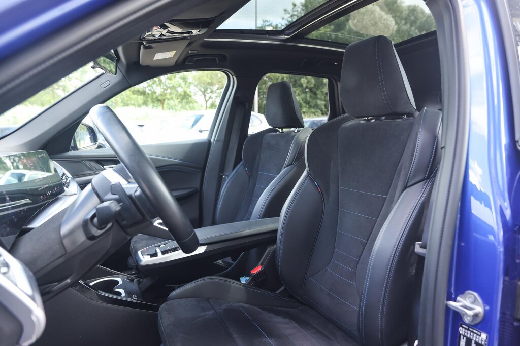 BMW iX1 10