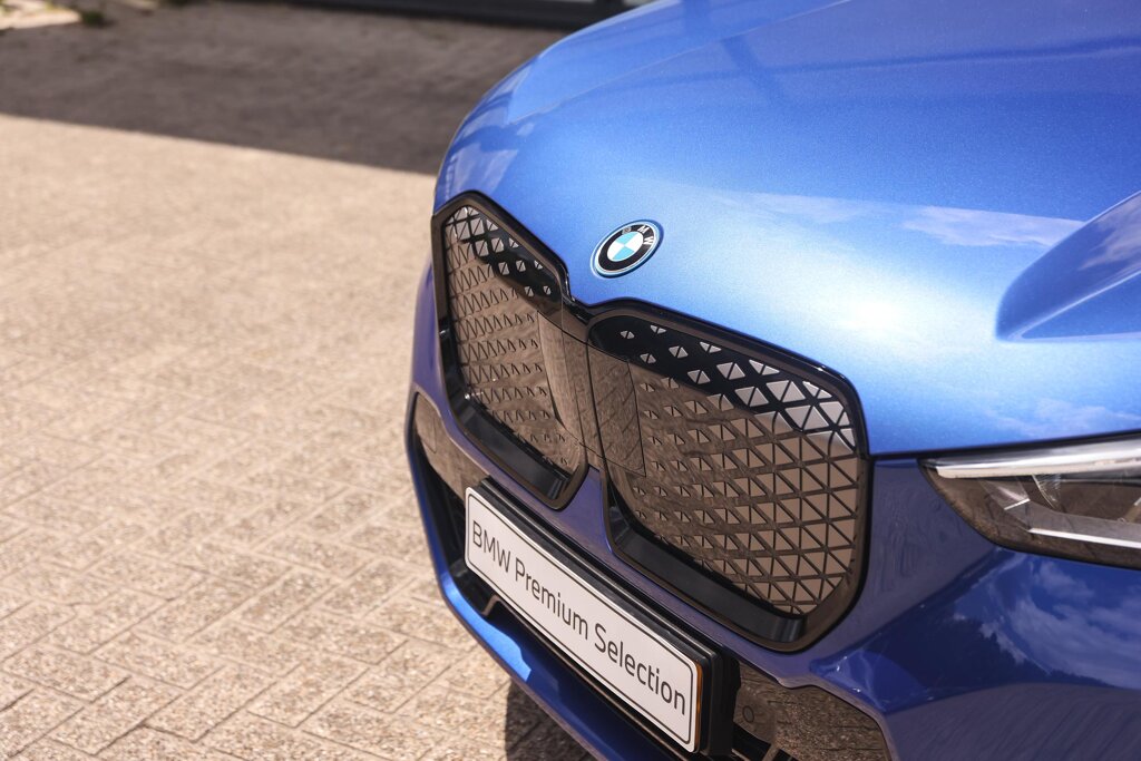 BMW iX1 23
