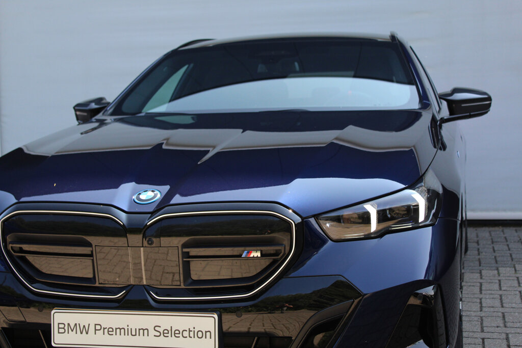BMW i5 16