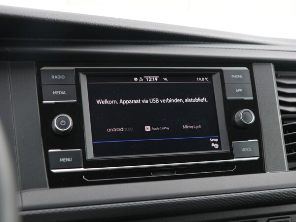 Apple CarPlay/Android Auto Apple CarPlay/Android Auto