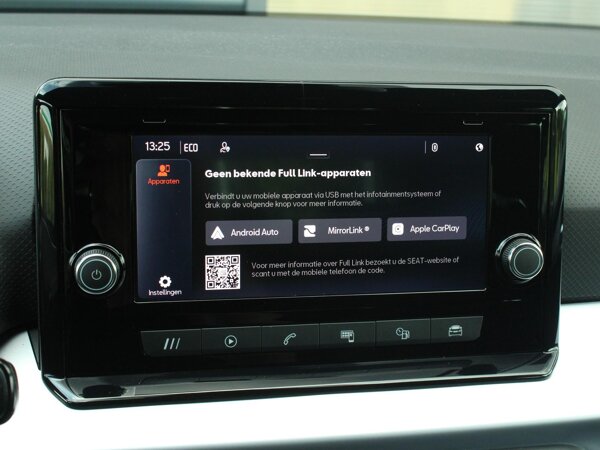 Apple Carplay/Android Auto Apple Carplay/Android Auto