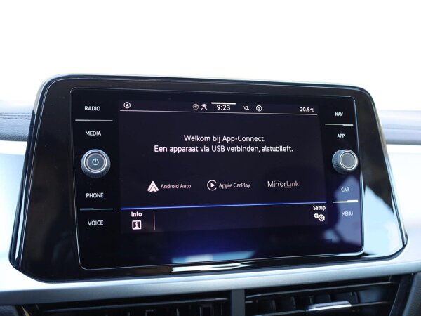 Apple Carplay/Android Auto Apple Carplay/Android Auto