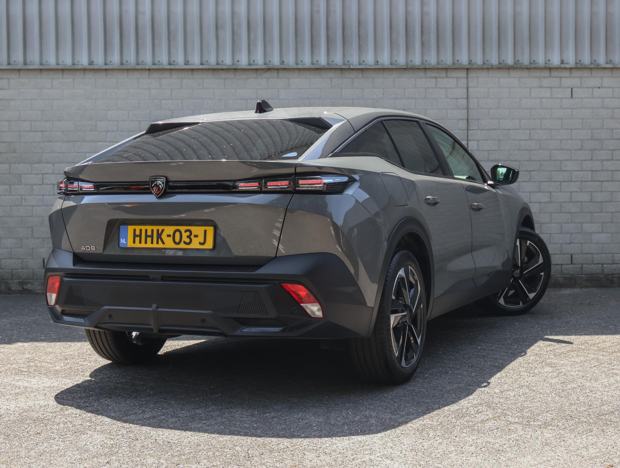 Peugeot 408