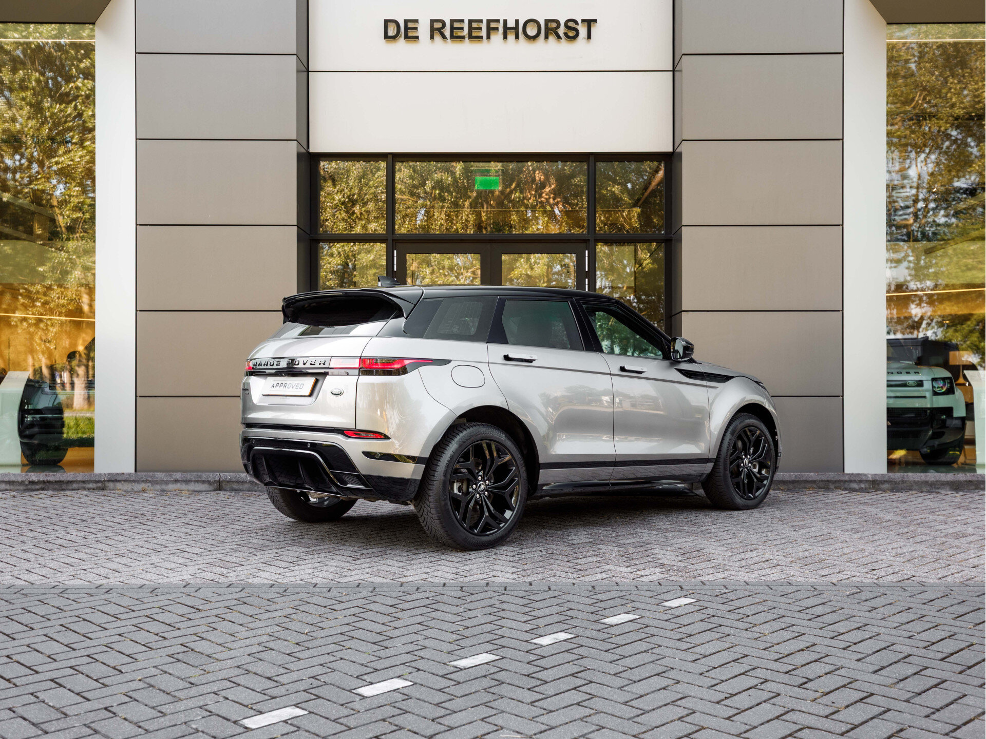 Land Rover Range Rover Evoque P300e AWD R-Dynamic HSE - Afbeelding 2