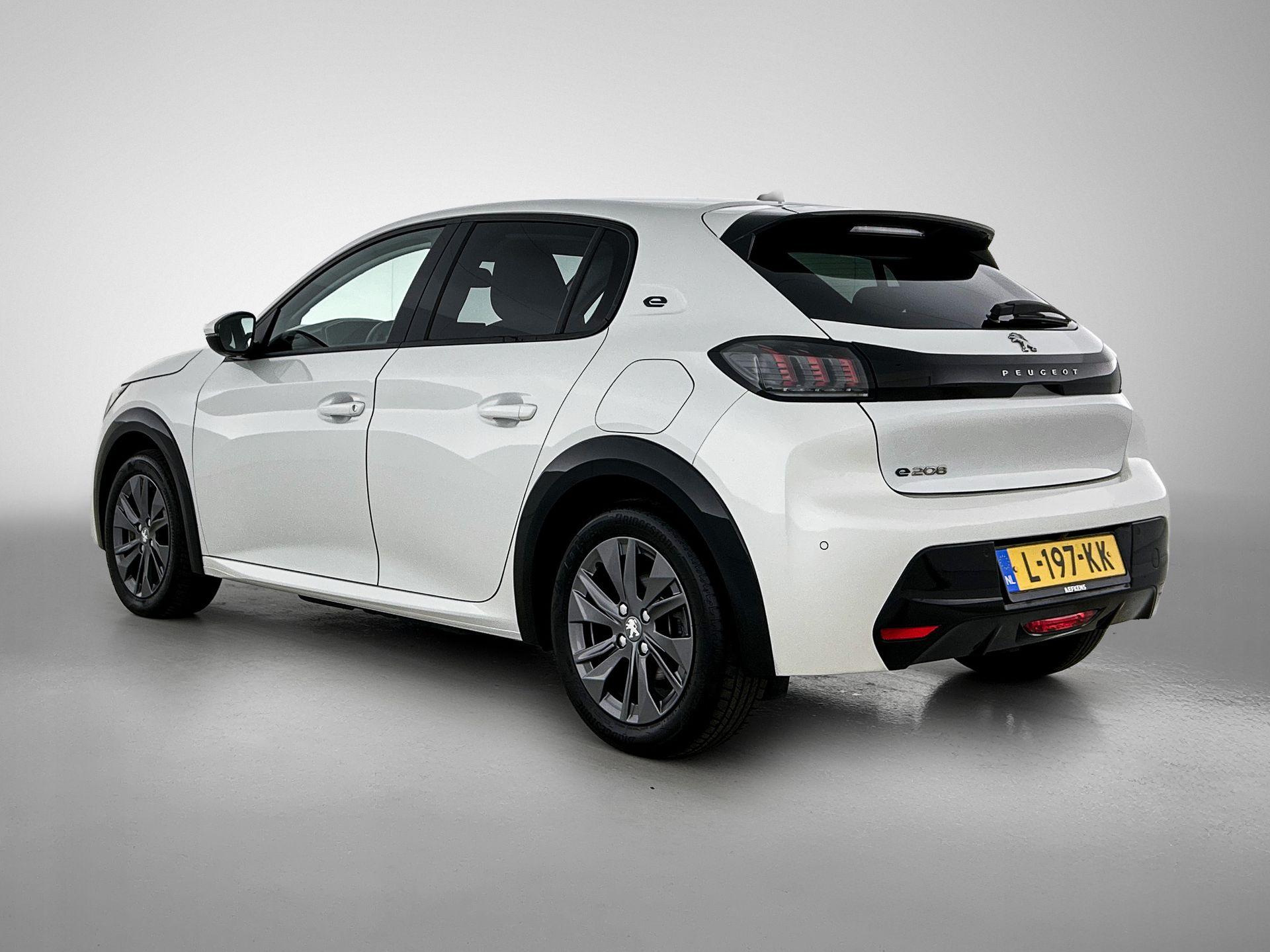 Peugeot e-208
