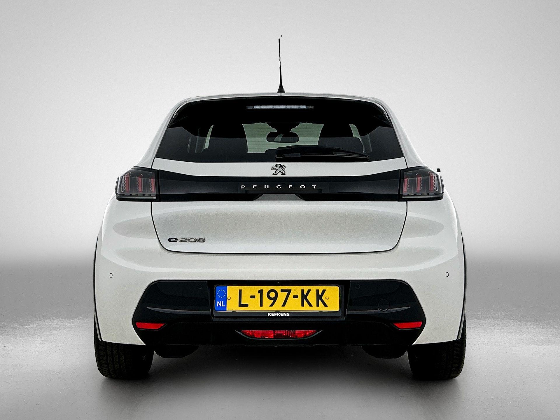 Peugeot e-208