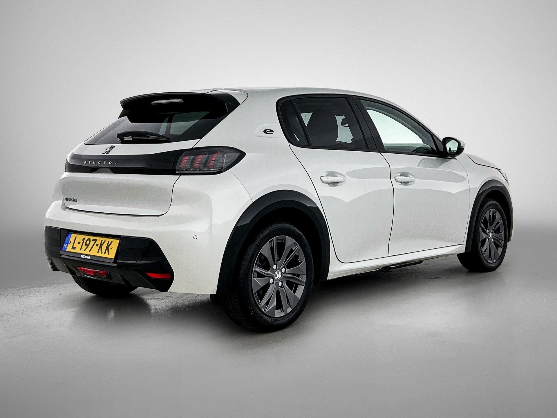 Peugeot e-208