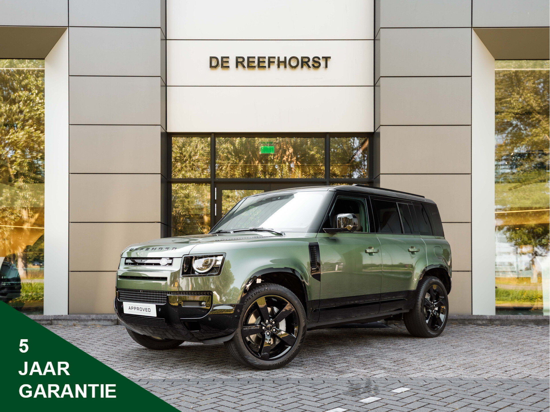 Land Rover Defender 110 P300e 300pk AWD 110 Dynamic HSE Edition