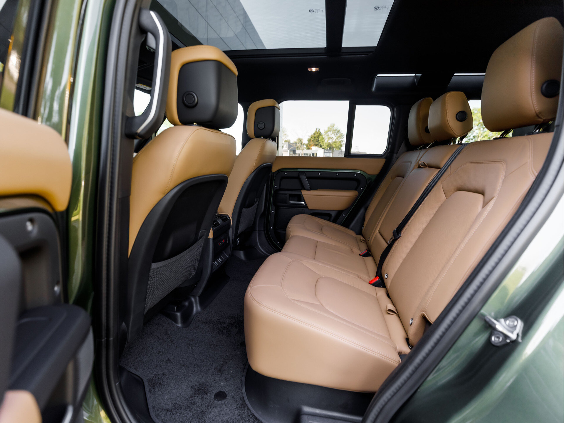 Land Rover Defender 110 P300e 300pk AWD 110 Dynamic HSE Edition - Afbeelding 5