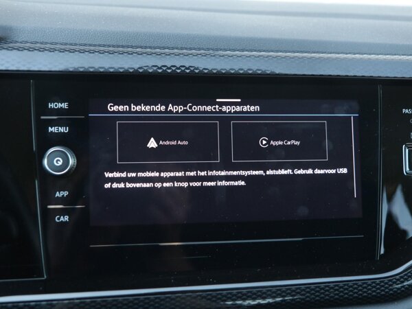 Apple Carplay/Android Auto Apple Carplay/Android Auto
