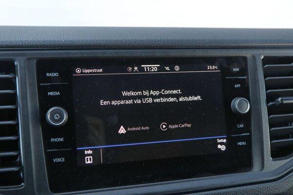 Apple Carplay/Android Auto Apple Carplay/Android Auto