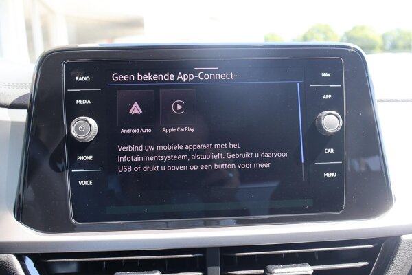 Apple Carplay/Android Auto Apple Carplay/Android Auto