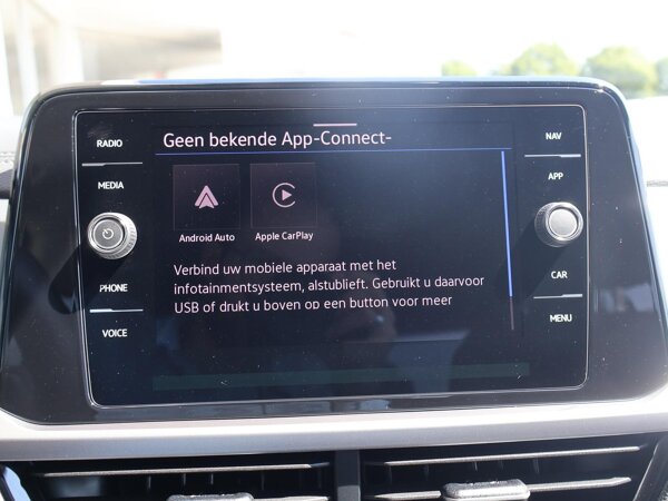 Apple Carplay/Android Auto Apple Carplay/Android Auto