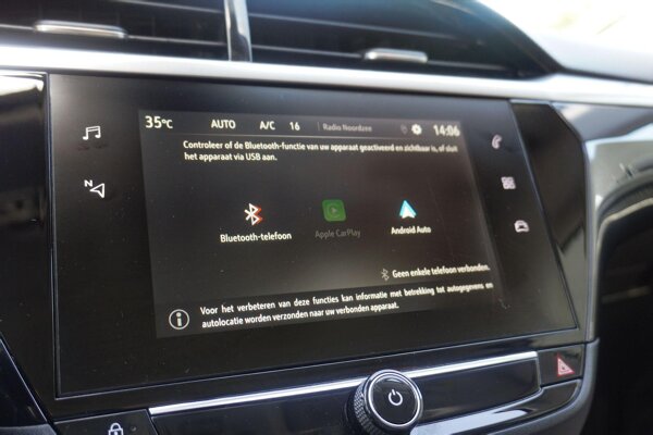 Apple Carplay/Android Auto Apple Carplay/Android Auto