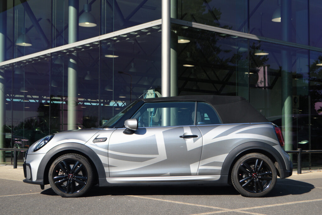 MINI Cooper S Cabrio 4