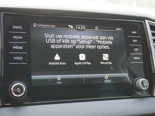 Apple Carplay/Android Auto Apple Carplay/Android Auto