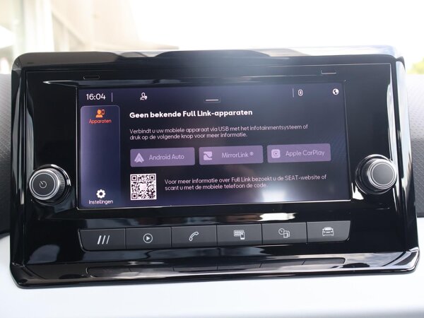 Apple Carplay/Android Auto Apple Carplay/Android Auto
