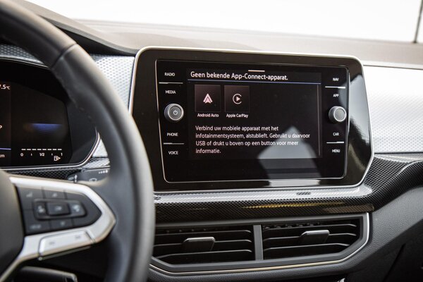 Apple Carplay/Android Auto Apple Carplay/Android Auto