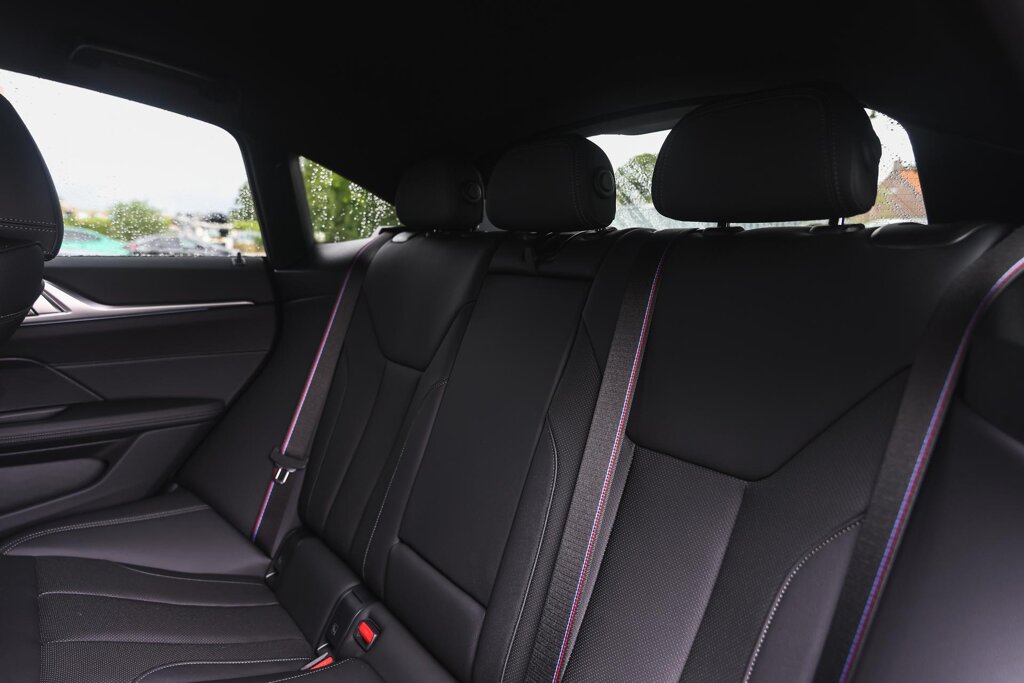 BMW i4 10