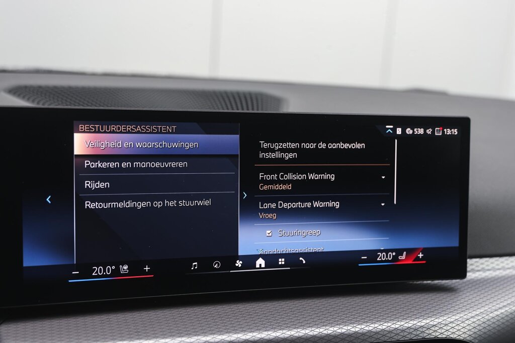 BMW i4 15