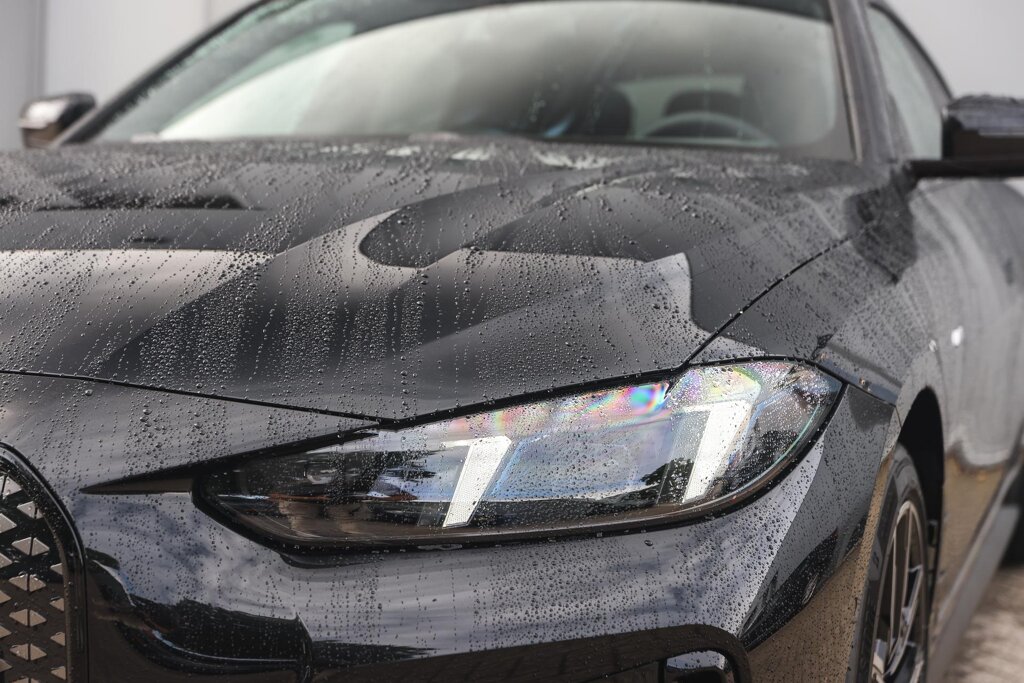 BMW i4 22