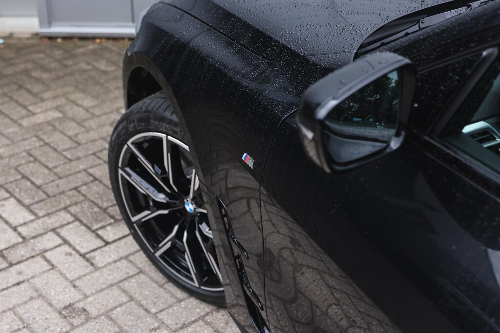 BMW i4 23