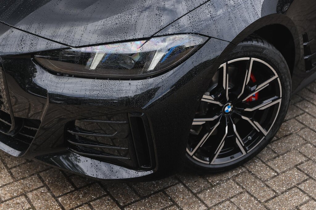 BMW i4 24