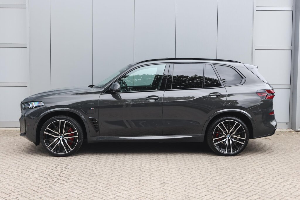 BMW X5 8