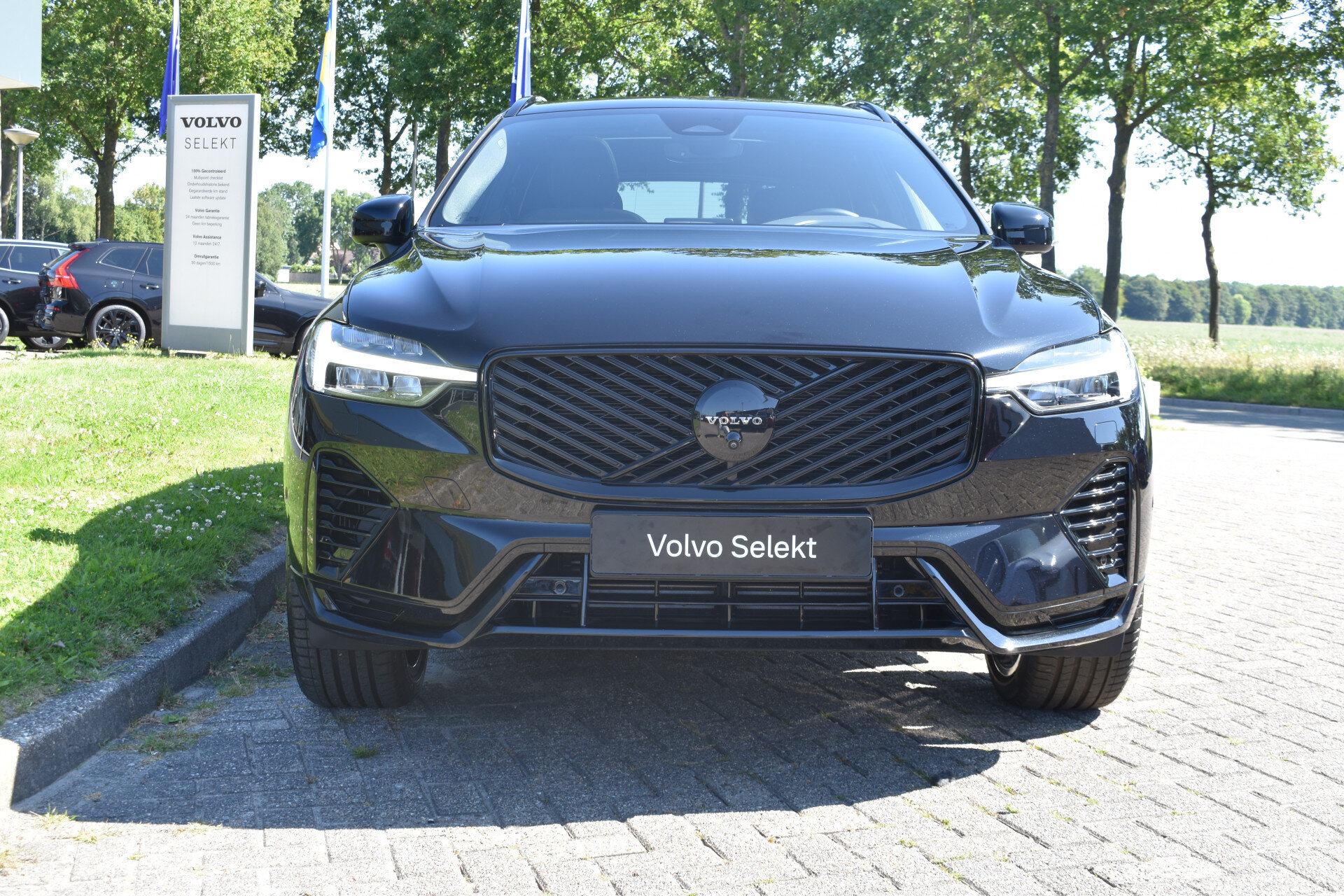 Volvo XC60 T6 AWD 350PK Automaat Plug-in Hybrid Ultra Black Edition - Afbeelding 3