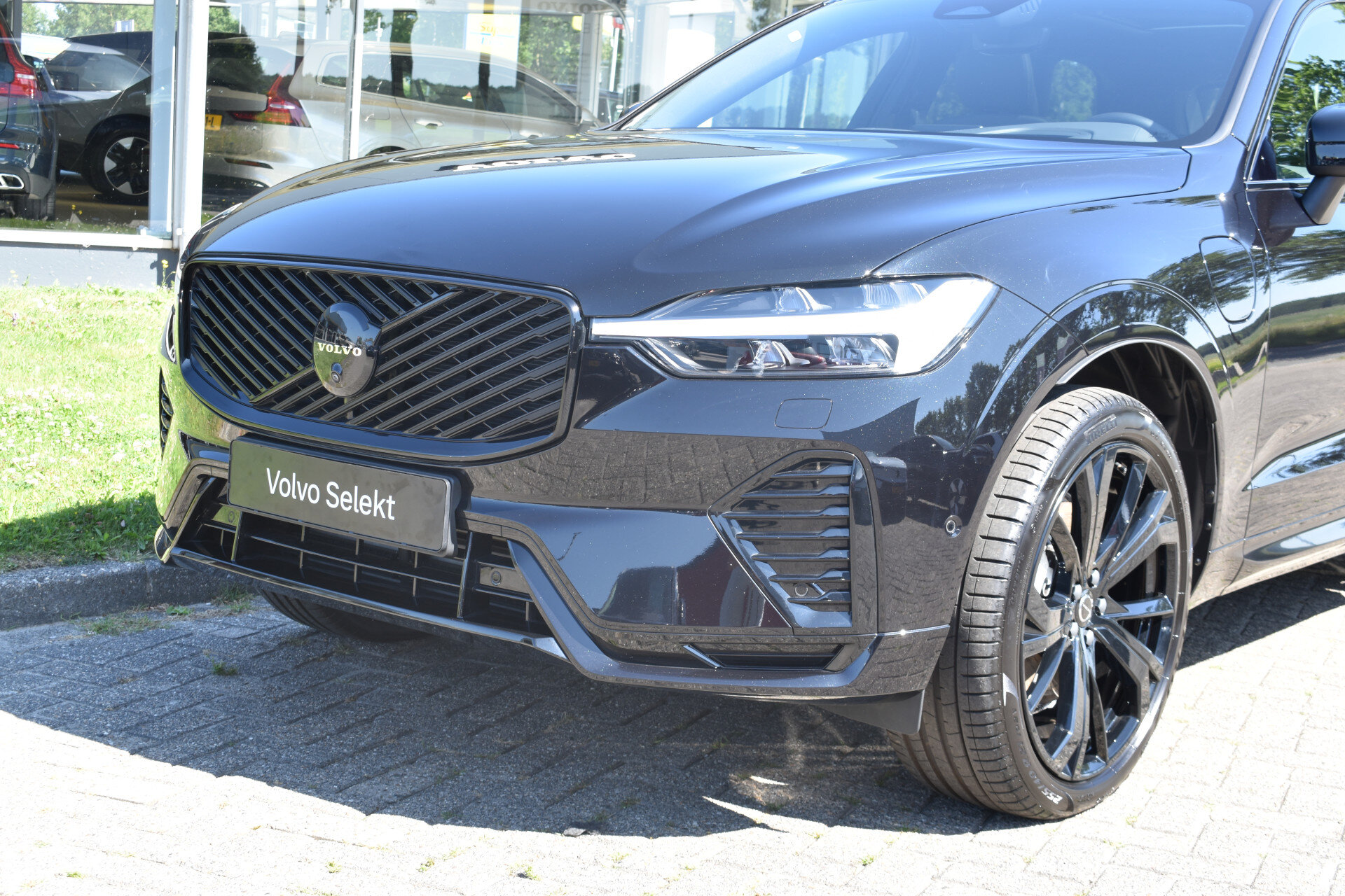 Volvo XC60 T6 AWD 350PK Automaat Plug-in Hybrid Ultra Black Edition - Afbeelding 4