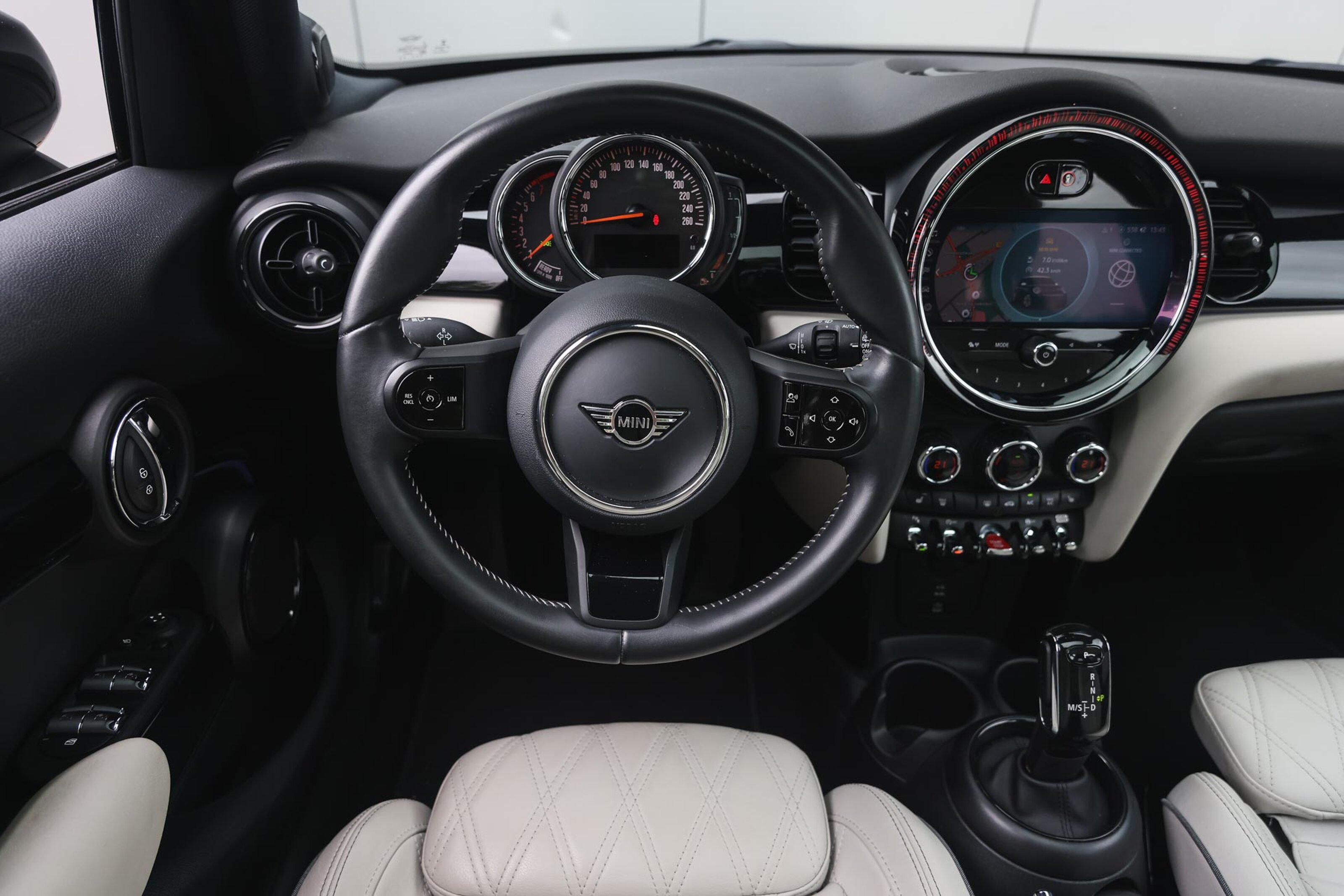 MINI Cooper Hatchback Camden Automaat