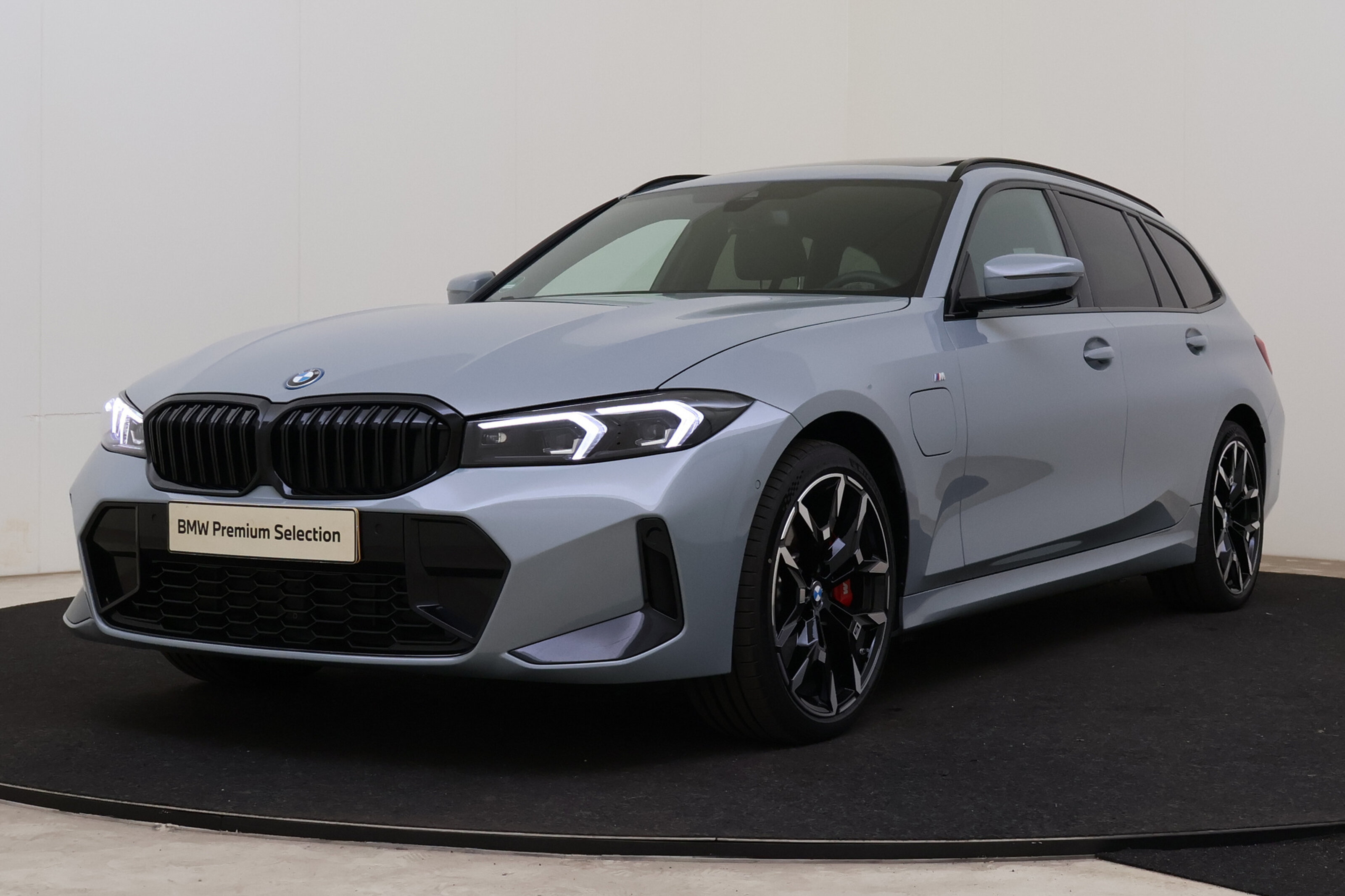 BMW 3 Serie Touring 330e xDrive M Sport Automaat