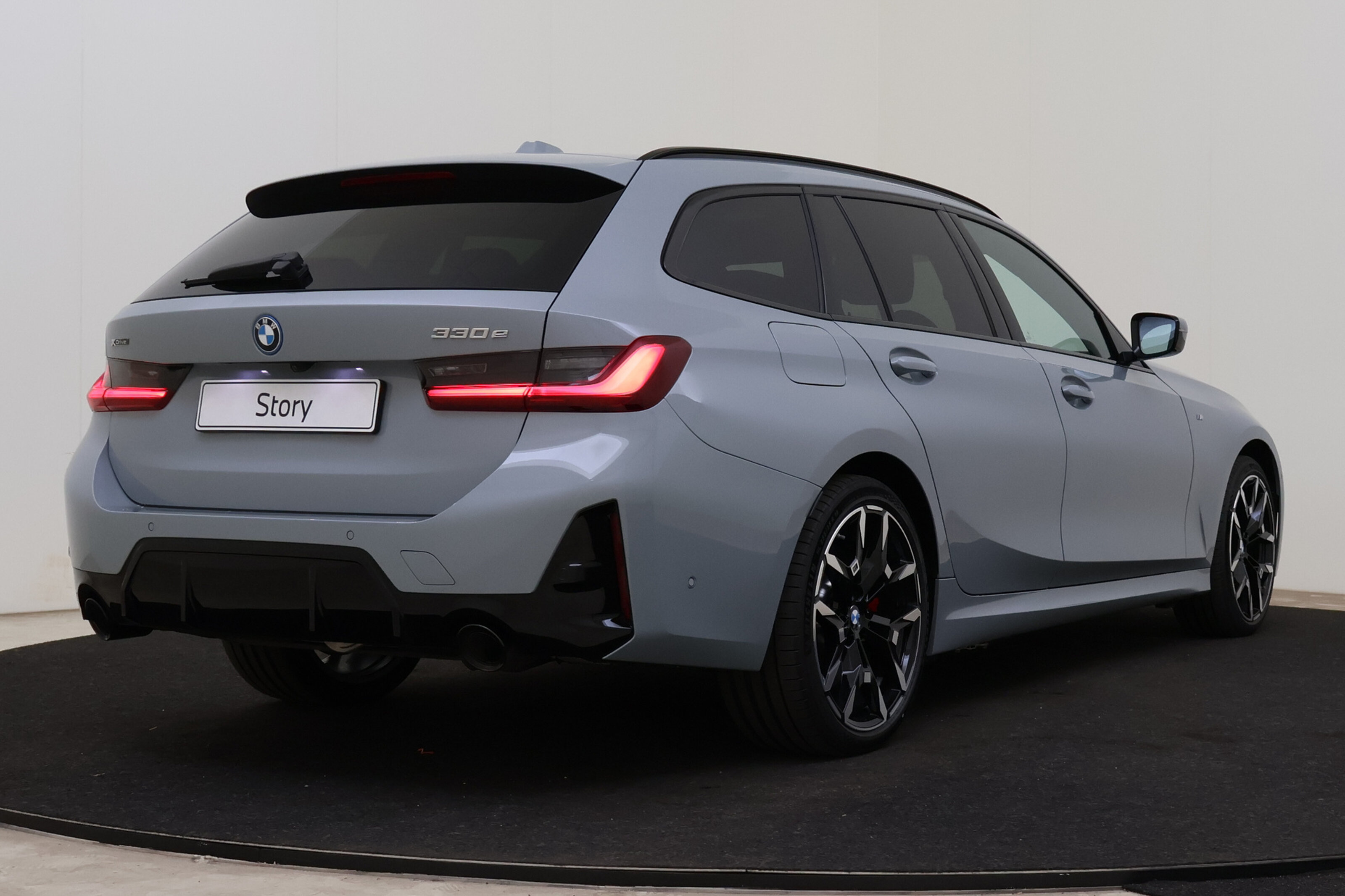 BMW 3 Serie Touring 330e xDrive M Sport Automaat