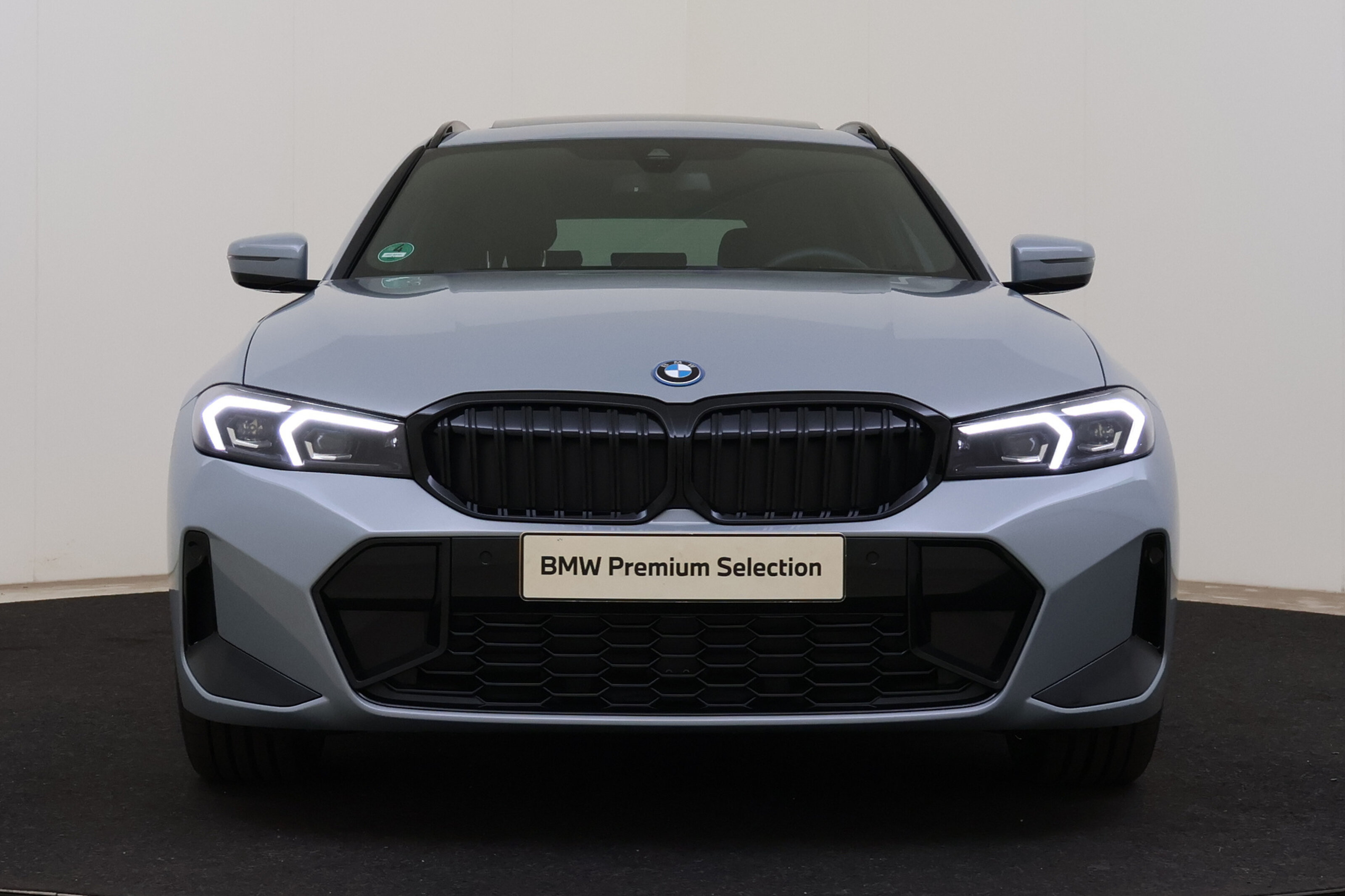 BMW 3 Serie Touring 330e xDrive M Sport Automaat