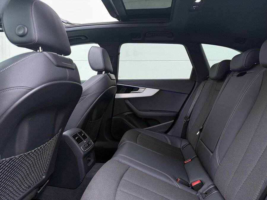 Audi A4 Avant 35 TFSI S-line